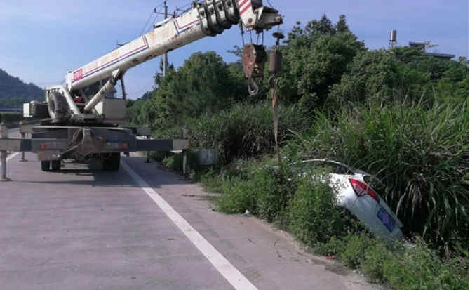 盐亭重载吊车救援 盐亭重载吊车救援